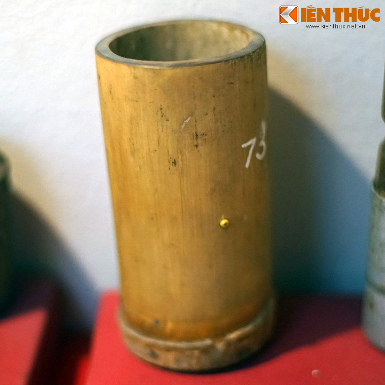  Lựu đạn tự chế bằng tre (PC T3), quân và dân khu 9 chế tạo và sử dụng trong Kháng chiến chống Pháp.