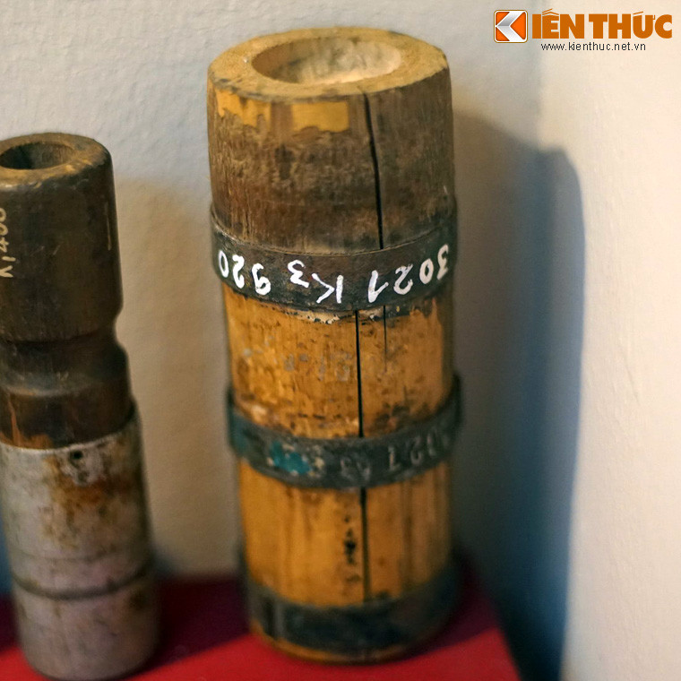 Khuôn lựu đạn của xưởng quân giới đóng ở Đông Nam núi Đình Thuận, xóm Đình Phú, Phú Long, Nho Quan, Ninh Bình dùng sản xuất và cung cấp lựu đạn cho tiền tuyến, 1948.