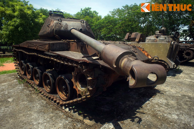 Xe tăng M41 gắn pháo 76mm của Mỹ trang bị cho quân đội Sài Gòn, quân Giải phóng thu được tại Tân Mỹ, Thuận An trong chiến dịch giải phóng Thừa Thiên - Huế ngày 26/3/1975.