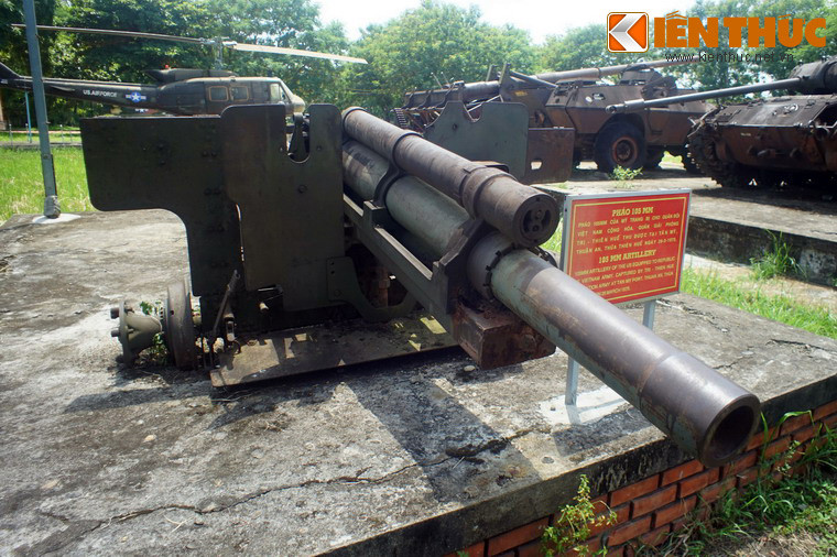 Pháo 105mm của Mỹ trang bị cho quân đội Sài Gòn, quân Giải phóng thu được tại căn cứ Tân Mỹ, Thừa Thiên - Huế ngày 26/3/1975.
