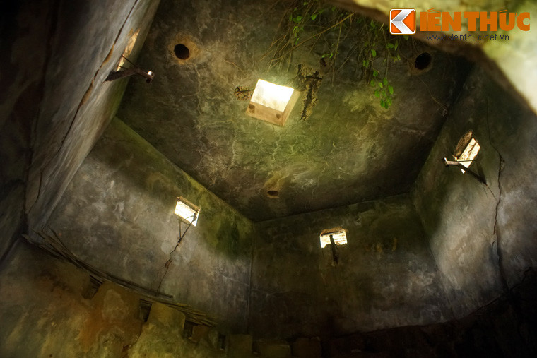 Bên trong một lô cốt ở Huế.