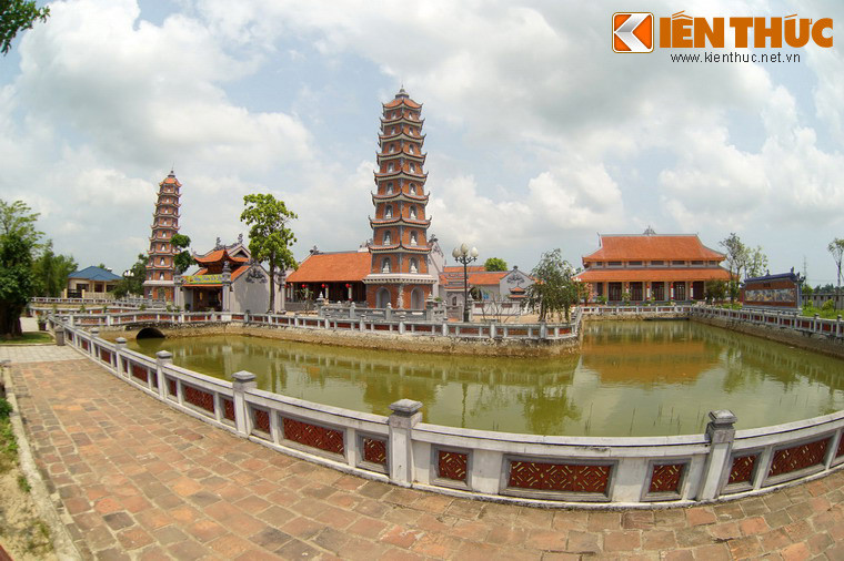 Năm 2014, chùa Hoằng Phúc được khởi công xây mới, hoàn thành vào năm 2016. Nhân dịp khánh thành, chùa được trao bằng Di tích quốc gia Việt Nam.