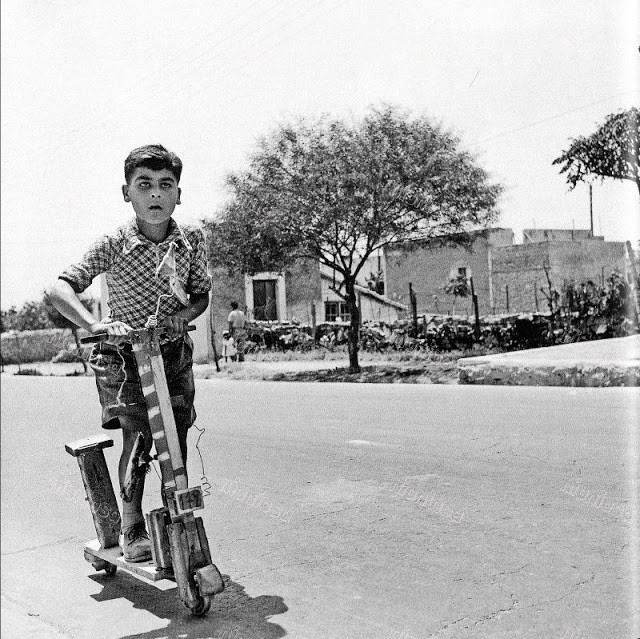 Cậu bé ở Attica, 1952. Ảnh: Dionysis Anninos.