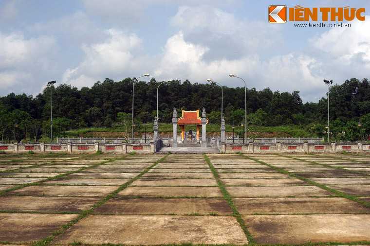 Ngày nay, lăng mộ Nguyễn Hữu Cảnh đã trở thành một di tích lịch sử quan trọng của tỉnh Quảng Bình.