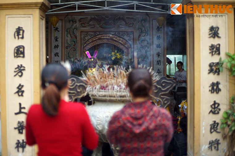 Bên cạnh đó cũng có giả thuyết ông Hoàng Mười chính là Nguyễn Xí, một danh tướng khác quê xứ Nghệ.