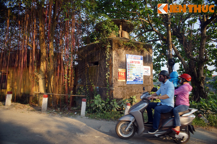 Một lô cốt có quy mô khá lớn nằm bên đường Lý Nam Đế, góc Tây Bắc Kinh thành.