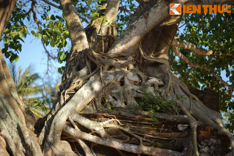 Ngôi đền được xây dựng vào những năm 1630. Trải qua thời gian, đền xuống cấp, sụp đổ và chỉ còn là phế tích.