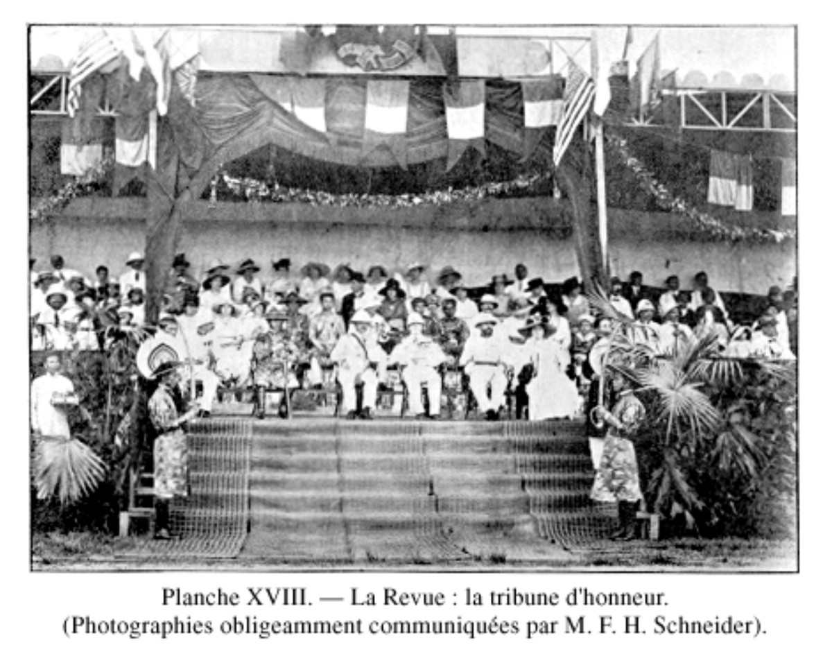 Lễ đài danh dự trong buổi duyệt binh chào mừng nhà vua. Ảnh tư liệu.