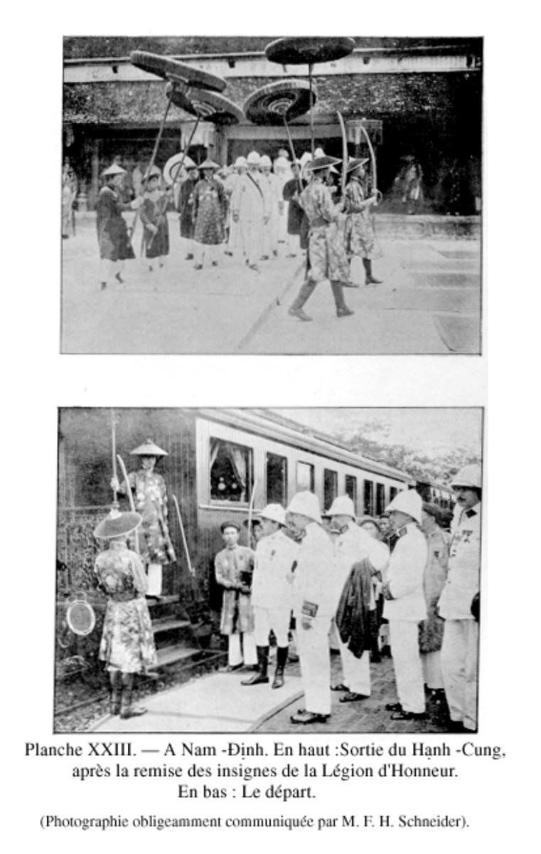 Ảnh trên: Vua rời hành cung Nam Định để lên tàu về Huế. Ảnh dưới: Toàn quyền Albert Sarraut và Thống sứ Bắc Kỳ tiễn vua tại sân ga Nam Định. Ảnh tư liệu.