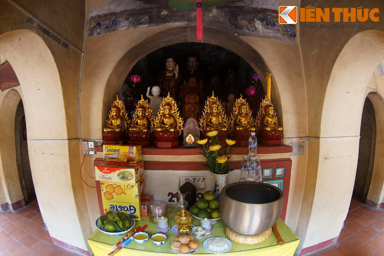 Không gian bên trong tòa Thượng điện.