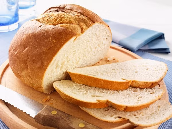 Thuc pham cam ki an vao bua trua-Hinh-2