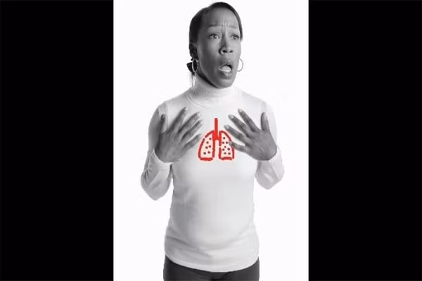 3. Khó thở. Triệu chứng này có thể xảy ra đột ngột. Có thể xảy ra trong khi bạn đang nghỉ ngơi hoặc chỉ đang hoạt động nhẹ. Nếu bạn đang gặp vấn đề về tim, việc thở của bạn cũng trở nên khó khăn hơn, dẫn tới cảm giác vô cùng khó chịu.