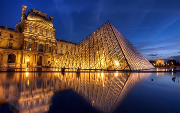 Sau khi được tặng, vua Louis XVIII đã trao lại cho Bảo tàng Louvre ở thủ đô Paris. Nó được cất giữ tại đây cho đến nay.