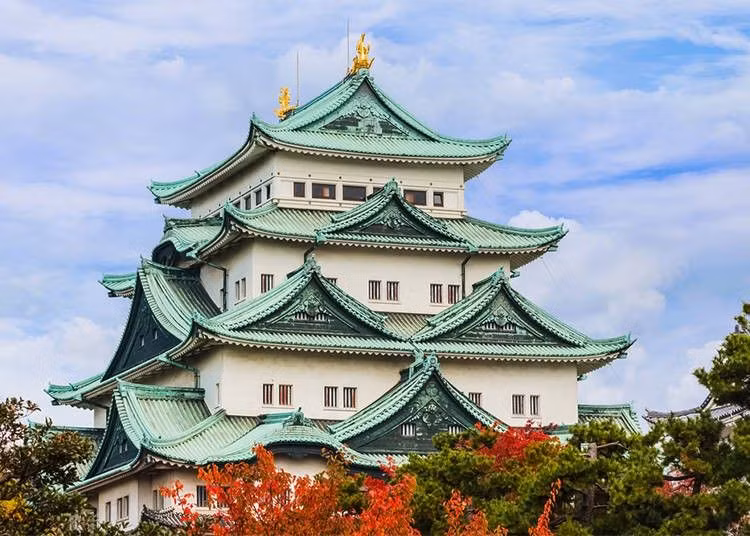 Thành phố Nagoya. Đây là trung tâm chế tạo ô tô và máy bay của Nhật Bản cũng là trung tâm công nghệ của ngành công nghiệp chế tạo robot. Nagoya là nơi diễn ra Đại hội Cosplay thế giới quy tụ nghệ sĩ cosplay từ 20 quốc gia khắp nơi tranh tài Giải vô địch Cosplay thế giới và các buổi diễu hành cosplay ấn tượng nhất. (Nguồn: Live Japan). 