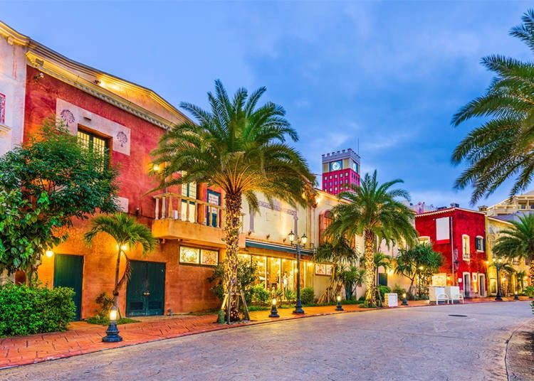 Thành phố Okinawa. Nằm ở phía Nam của Nhật Bản, Okinawa là tập hợp gồm 160 hòn đảo. Nơi đây nổi tiếng với khí hậu cận nhiệt đới với nhiều loài cây và động vật quý hiếm. Các bãi biển tuyệt đẹp khiến Okinawa trở thành điểm đến hàng đầu mà du khách muốn tới thăm khi khám phá Nhật Bản. (Nguồn: Live Japan).