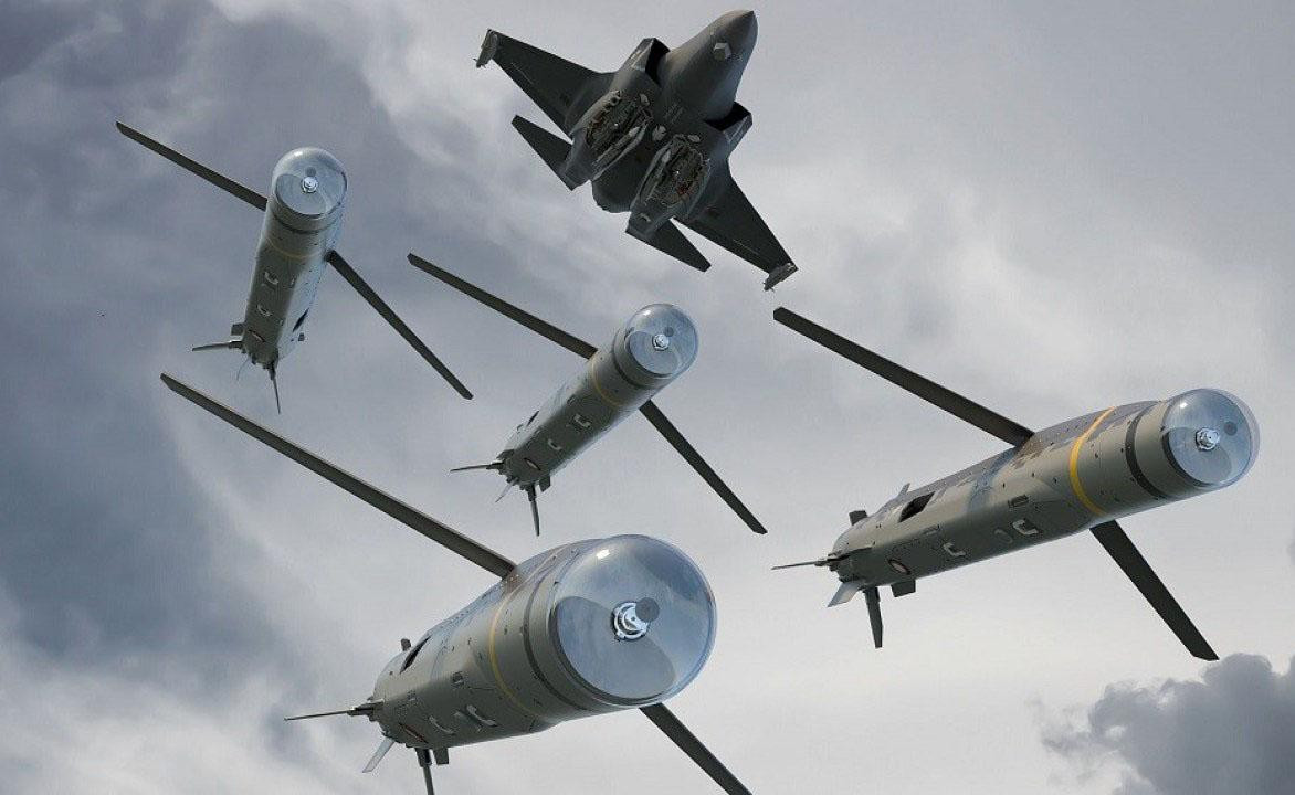 SPEAR 3 có thân hình trụ dài 1,8m, đường kính 180mm, khối lượng dưới 100kg, sử dụng động cơ tuốc bin phản lực TJ-150-3, có tốc độ bay cận âm; tầm bắn đạt 140-150km.