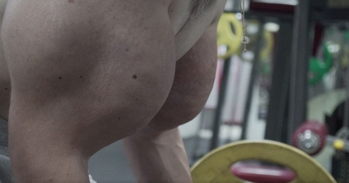 "Tôi muốn trông giống như Hulk, không phải bất kỳ ai khác. Đó là mục tiêu chính của tôi trong cuộc sống. Tôi không qua tâm đến bất cứ điều gì khác", Kirill giải thích cho sự liều lĩnh của mình.