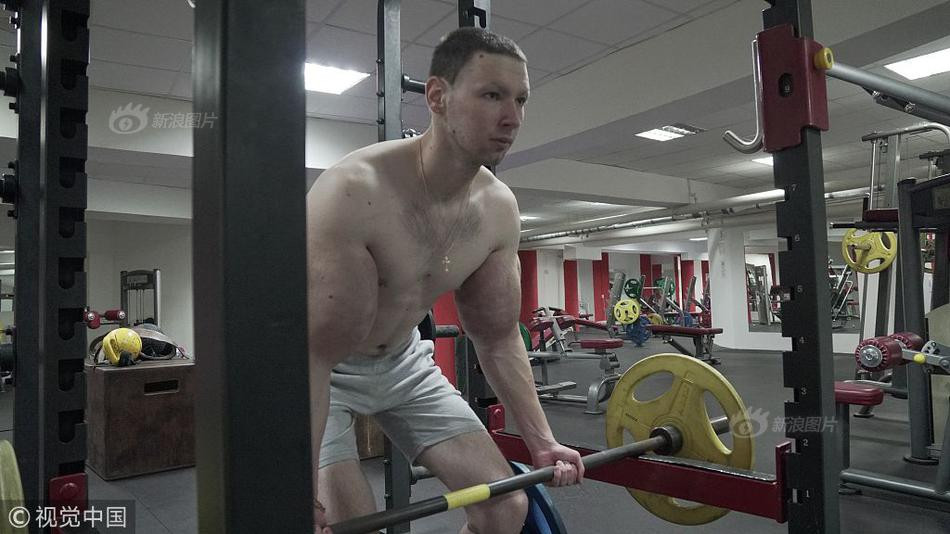 Theo chàng trai trẻ, lần tiêm đầu tiên cực kỳ đau đớn và anh gần như đã không thể làm gì được.