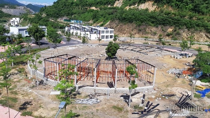 Các hạng mục nhà ở, vui chơi giải trí đang được xây dựng ồ ạt dù chưa có giấy phép