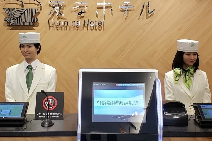 Một khách sạn Nhật Bản với những robot tận tình với khách hàng./.