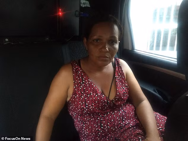 Nghe thay giong noi bi an, nguoi me no lam dieu kinh hoang nay-Hinh-2