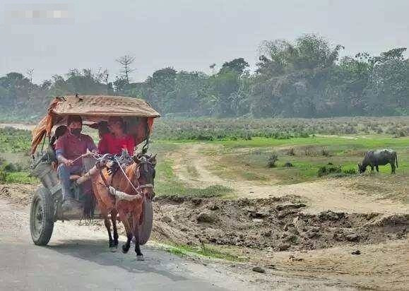 Dat nuoc ky la, noi phu nu thoai mai tam tien va su thuc 