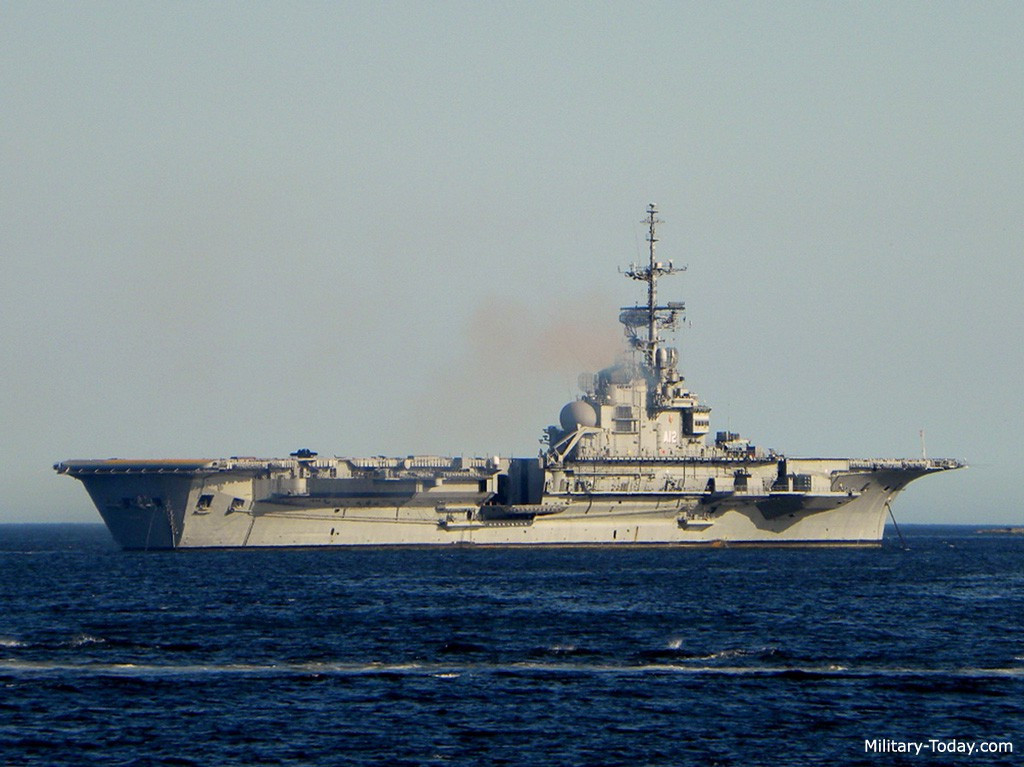 Do tiềm ẩn nhiều rủi ro khi hoạt động, thời gian con tàu phải nằm cảng nhiều hơn là xuất bến. Chính vì vậy, bộ tư lệnh hải quân Brazil đã quyết định loại biên chiếc Sao Paulo.