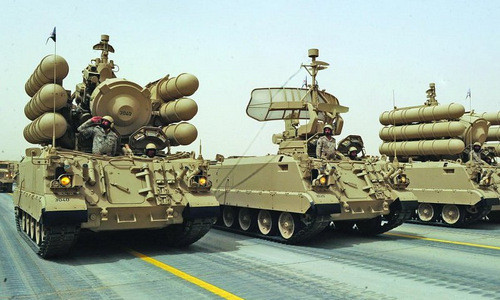 Như vậy có thể khẳng định lực lượng phòng không của Saudi Arabia nhiều lớp, có sự đan xen và hỗ trợ cho nhau và quan trọng là được tổ chức theo “công nghệ” của Mỹ. Tuy nhiên, không có dấu hiệu nào cho thấy các lực lượng phòng không của Saudi Arabia lẫn các quốc gia trong khu vực phát hiện được mối đe dọa hay có các động thái đánh chặn. Điều này khiến nhiều người đặt nghi vấn về năng lực tác chiến của lực lượng phòng không Saudi Arabia, cũng như hiệu quả thực tế của hệ thống phòng không đa lớp trị giá nhiều tỷ USD được nước này đặt mua từ Mỹ và các quốc gia phương Tây.