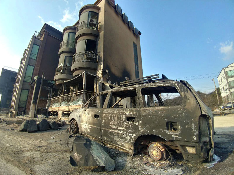 Thi tran Han Quoc boc chay ngun ngut, xe co bien thanh tro-Hinh-5