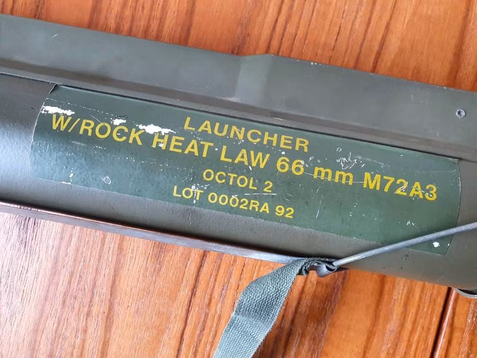 Tới tận ngày nay, M72 LAW vẫn được quân đội Mỹ sử dụng phổ biến dù nó đã gây nên quá nhiều thất vọng trên chiến trường Việt Nam, nhưng loại súng này với một vài cải tiến nhỏ vẫn còn được sản xuất bởi công ty Raufoss Nammo AS ở Na Uy và vẫn được sử dụng trong quân đội nhiều nước trên thế giới. Nguồn ảnh: Real Fake Guns.