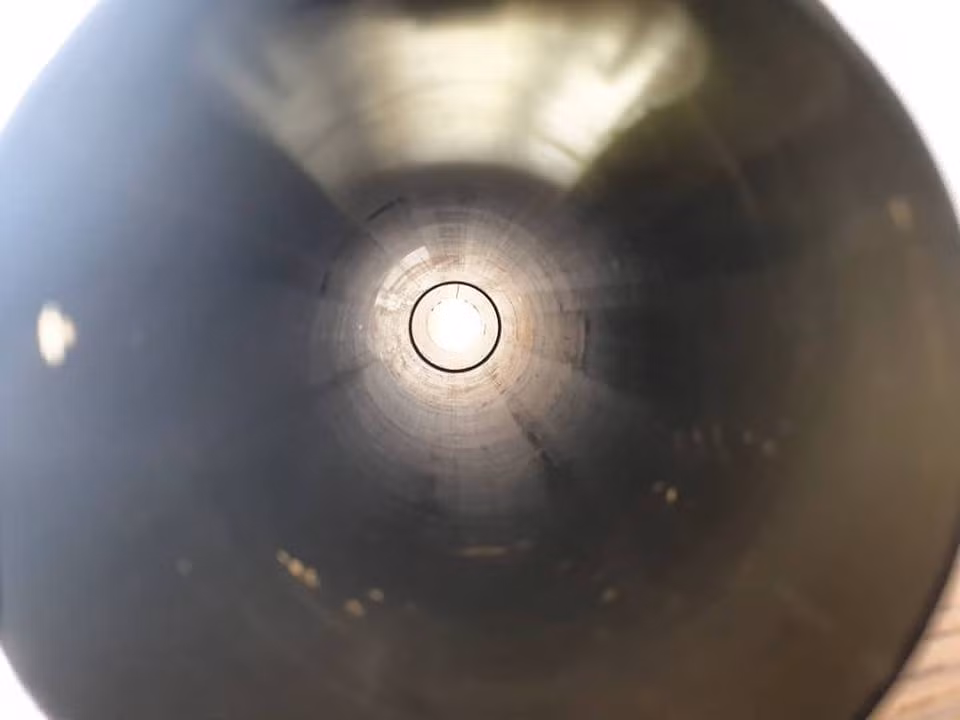 Khác với B41 có thể thay đạn trực tiếp trên ngay trong chiến đấu, cách duy nhất để có thể tái sử dụng các ống phóng của M72 là gửi chúng về hậu phương và tái nạn đạn với quy trình khá phức tạp. Nguồn ảnh: Real Fake Guns.