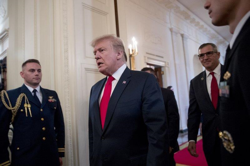 Bao cao Mueller: Van hoa doi tra cua Nha Trang thoi ong Trump