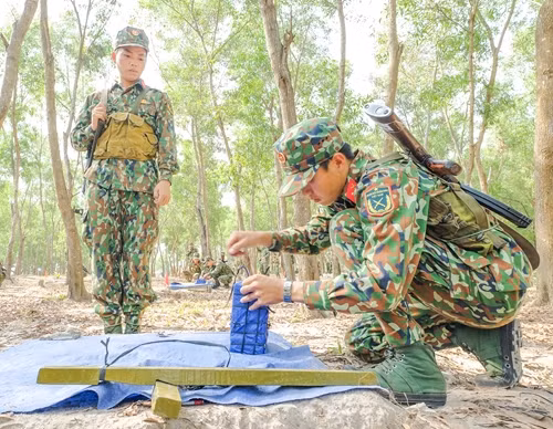 Thực hành gói buộc lượng nổ.