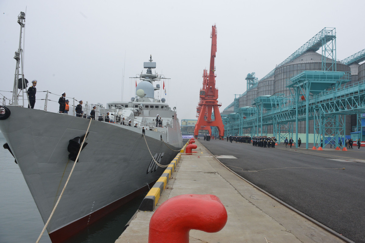 Bien doi tau ho ve Viet Nam cap cang Thanh Dao tham Trung Quoc