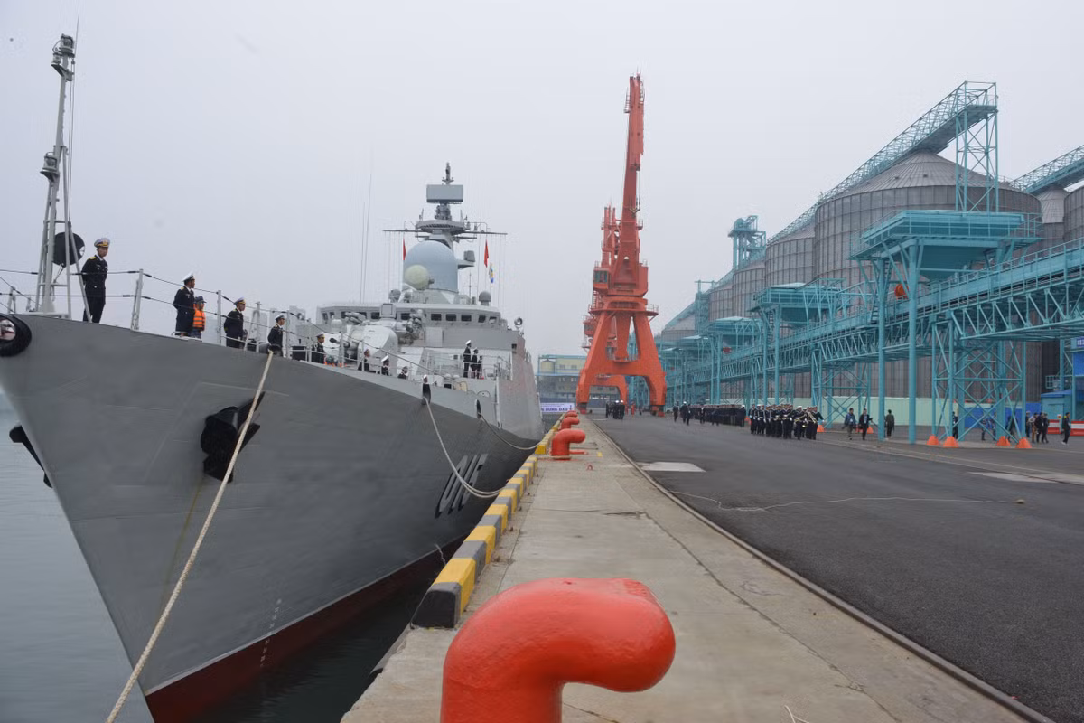 Bien doi tau ho ve Viet Nam cap cang Thanh Dao tham Trung Quoc