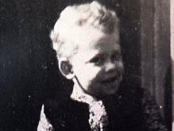 Chan dung ke giet nguoi hang loat 11 tuoi va chu “M“-Hinh-4