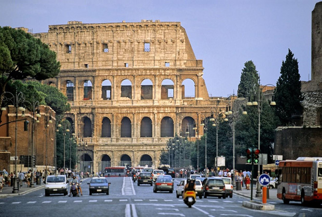  3. Italy. Nắm giữ 2.534 tấn vàng trong tay, Italy đứng ở vị trí thứ 3 trong bảng xếp hạng quốc gia sở hữu vàng lớn nhất thế giới. Giá trị của số vàng này chiếm gần 70% dự trữ ngoại hối quốc gia. Theo chính sách của Ngân hàng Italy, vàng là khoản đầu tư an toàn nhất trong thời kỳ khủng hoảng kinh tế và đang là biện pháp bảo vệ hữu hiệu để đối phó sự biến động của đồng đôla Mỹ. Ảnh: Global Look Press