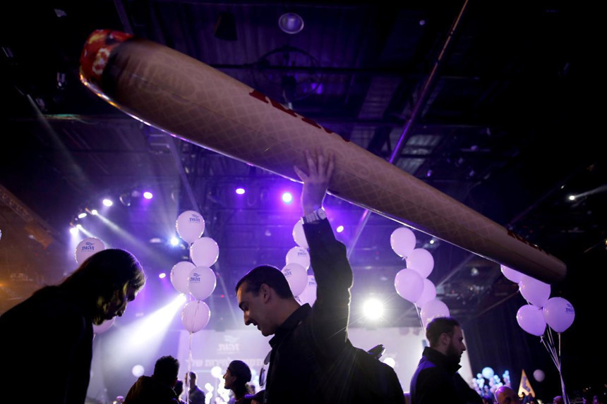 Một trong những nguyên nhân khiến đảng Zehut nhận được nhiều sự ủng hộ là cam kết sẽ hợp pháp hóa cần sa với mục đích thư giãn cho người dân Israel. Ảnh: Reuters.