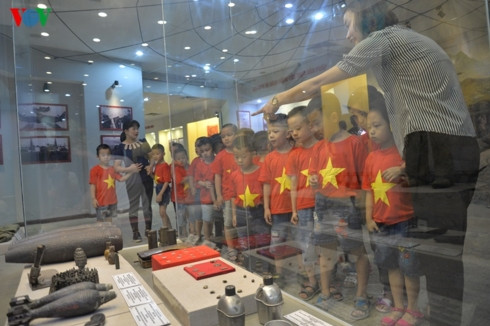 Bảo tàng luôn Thu hút đông đảo du khách gần xa và các em học sinh trên địa bàn tới tham quan, tìm hiểu thêm về lịch sử chiến thắng hào dùng Điện Biên Phủ.