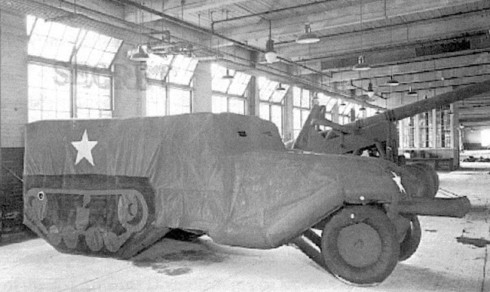 Sau khi chiến tranh kết thúc, những người từng phục vụ trong "đội quân ma" đặc biệt này lại trở về với công việc sáng tạo nghệ thuật của họ. Một số người trở nên nổi tiêng, trong đó có nhà thiết kế thời trang Bill Blass, họa sĩ Ellsworth Kelly và nhiếp ảnh gia Art Kane.