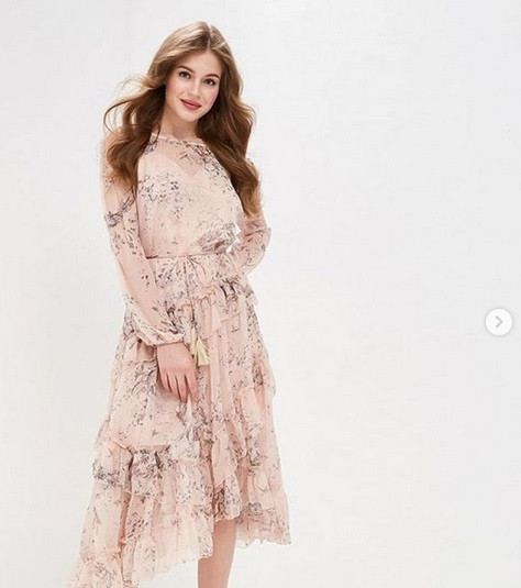 Nét đẹp ngây thơ, ngọt ngào của Alina Sanko.