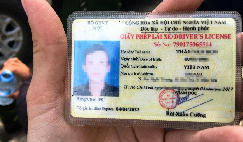 Một trường hợp tài xế được phát hiện sử dụng GPLX giả.