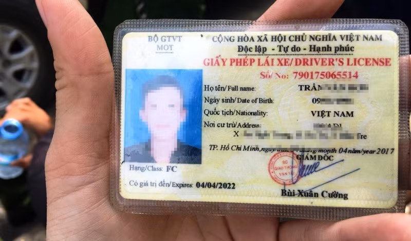 Một trường hợp tài xế được phát hiện sử dụng GPLX giả.