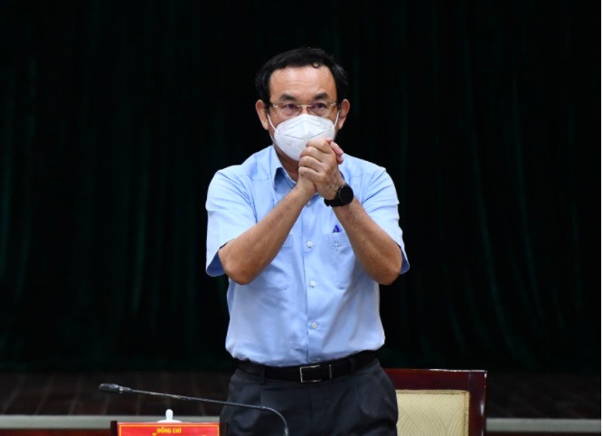 Bi thu TP.HCM: Thanh pho moi ba con ngoai tinh o lai tiem vac xin