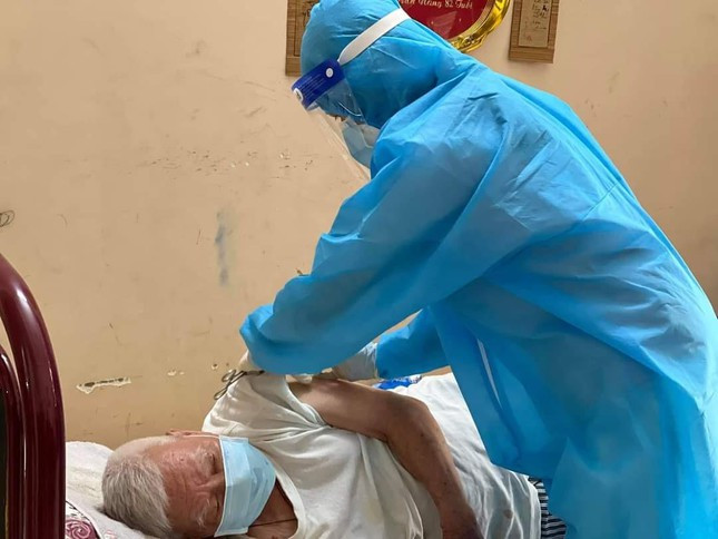 Ông được tiêm vắc xin và sức khoẻ sau tiêm ổn định