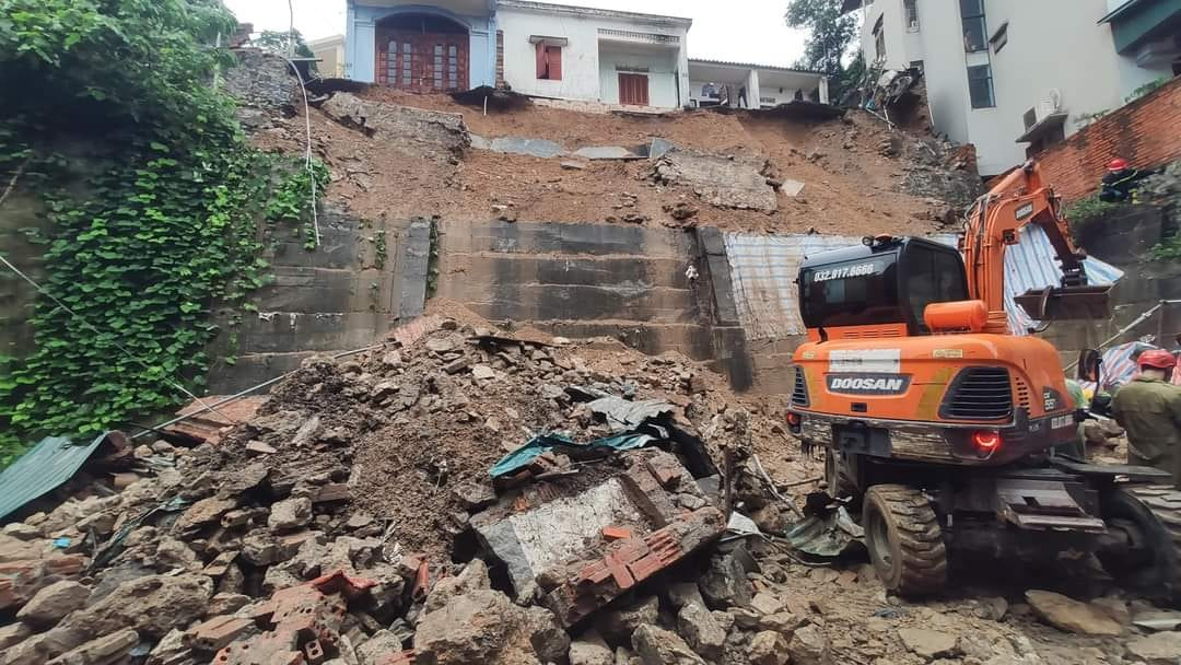 Toan canh vu sat lo ke o Quang Ninh khien 3 cong nhan thiet mang