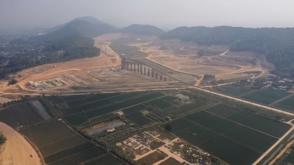 Nhiet dien BOT Hai Duong thi cong bai thai xi khi chua duoc phep