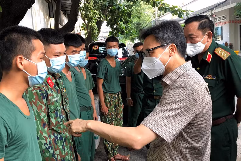 Nhat ky “vi hanh” sat sat cung dan TP HCM chong Covid cua Pho Thu tuong Vu Duc Dam-Hinh-3