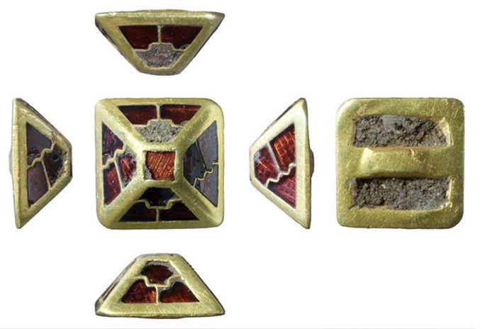 Di choi ngoai khoa, nhat duoc bau vat 1.400 tuoi tu “Dao Da Quy“