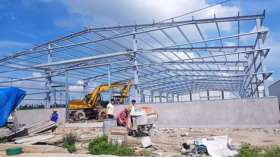 Xay dung khong phep hang nghin m2, Cty Gia Loc co thao do?